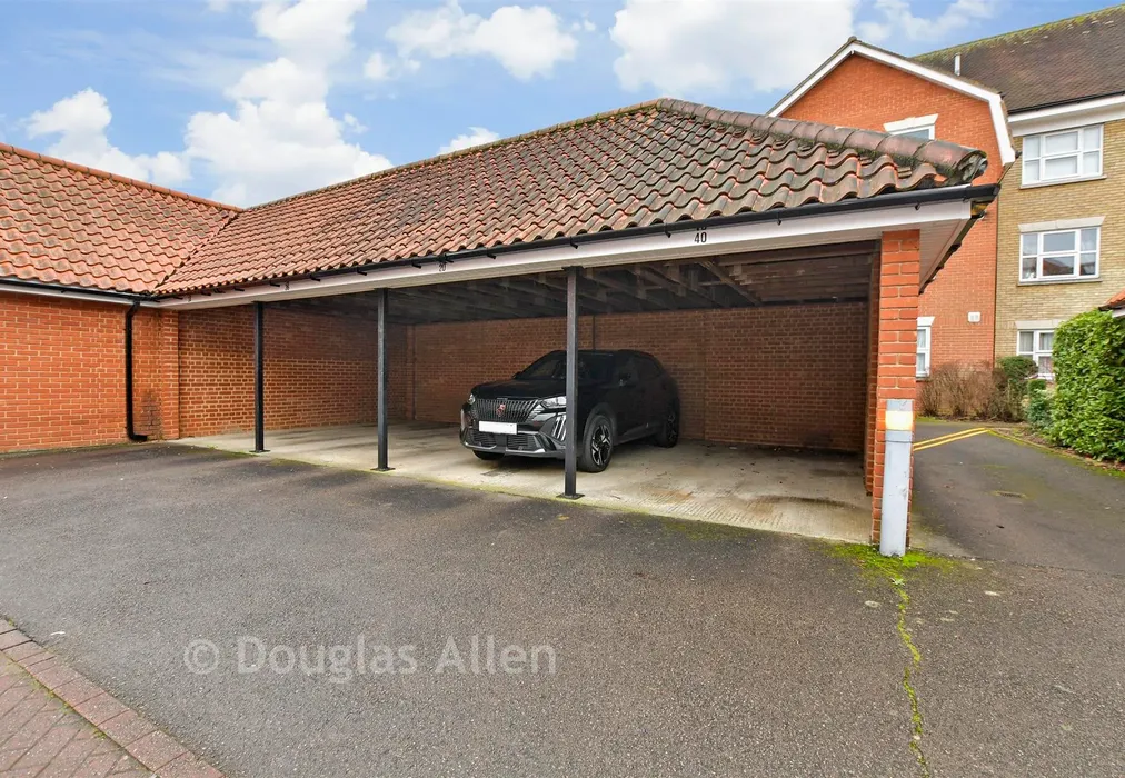 Car Port - Tallow Gate, South Woodham Ferrers, Chelmsford, Essex - Wards of Kent