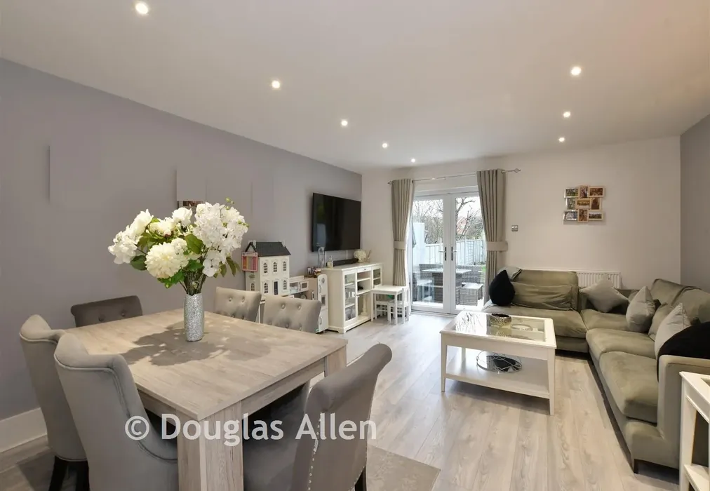 Lounge/ Dining Room - Latimer Drive, Steeple View, Basildon, Essex - Wards of Kent