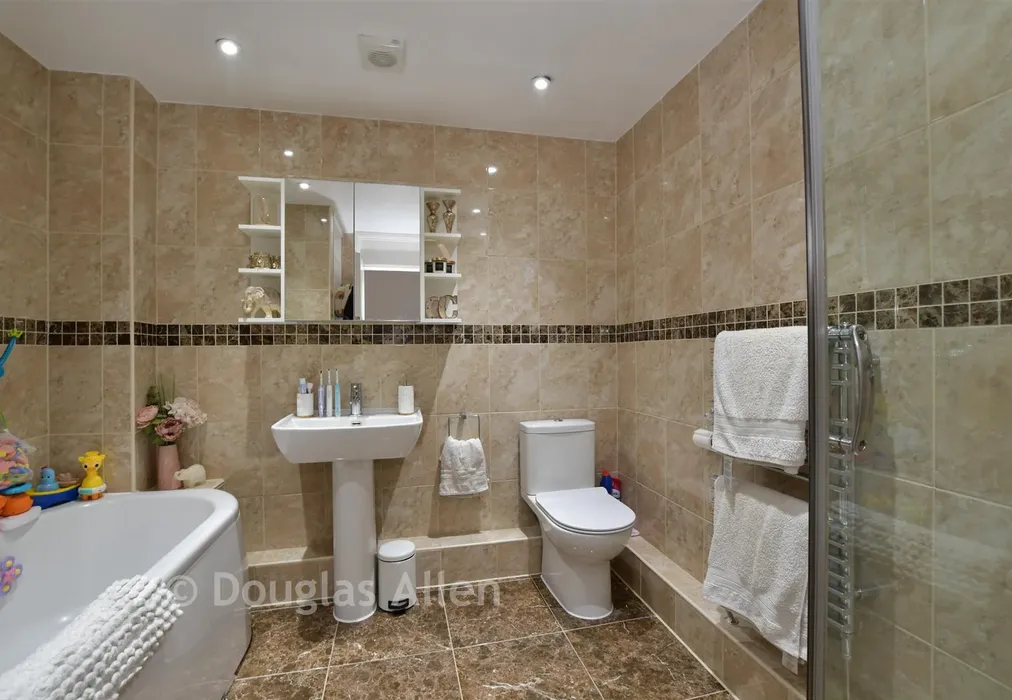 Bathroom - Latimer Drive, Steeple View, Basildon, Essex - Wards of Kent