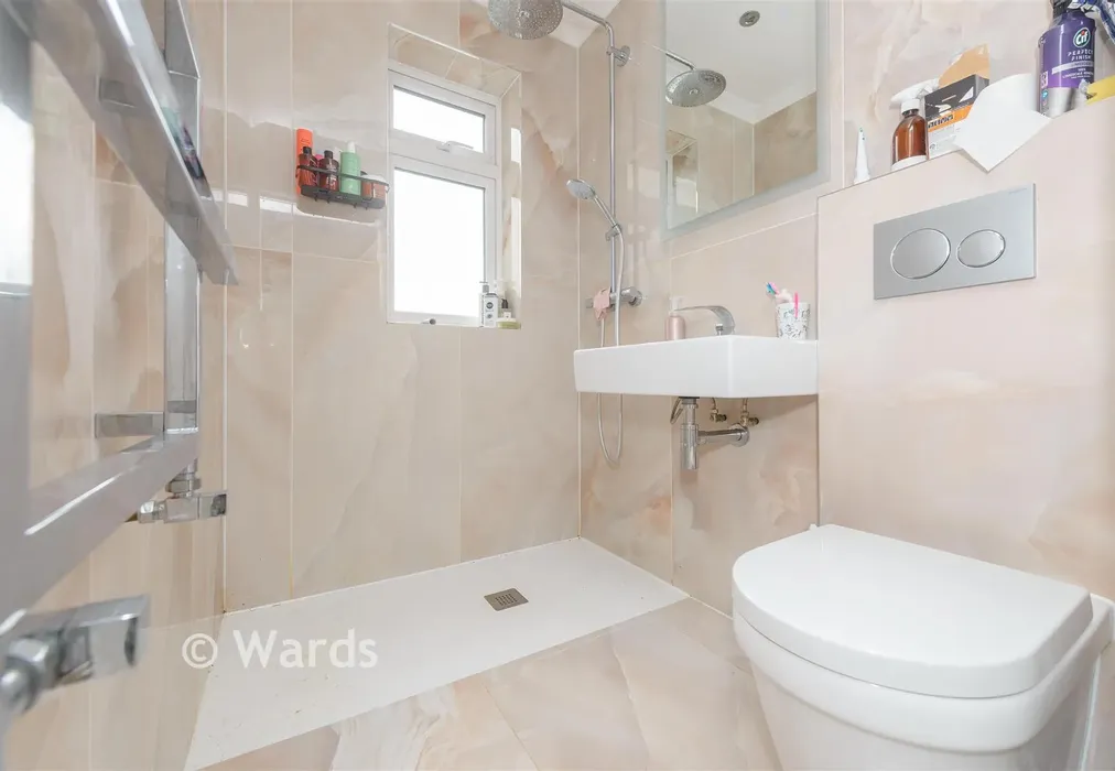 En-Suite Shower Room - Taylors Lane, Trottiscliffe, West Malling, Kent - Wards of Kent