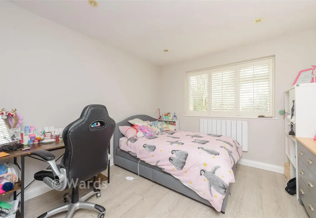 Bedroom 3 - Taylors Lane, Trottiscliffe, West Malling, Kent - Wards of Kent