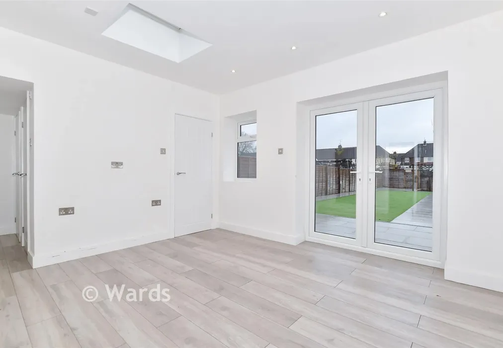 Lounge - Plains Avenue, Maidstone, Kent - Wards of Kent