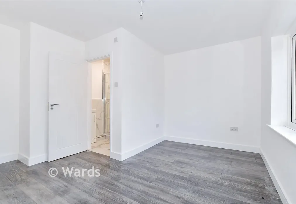Bedroom 1 - Plains Avenue, Maidstone, Kent - Wards of Kent