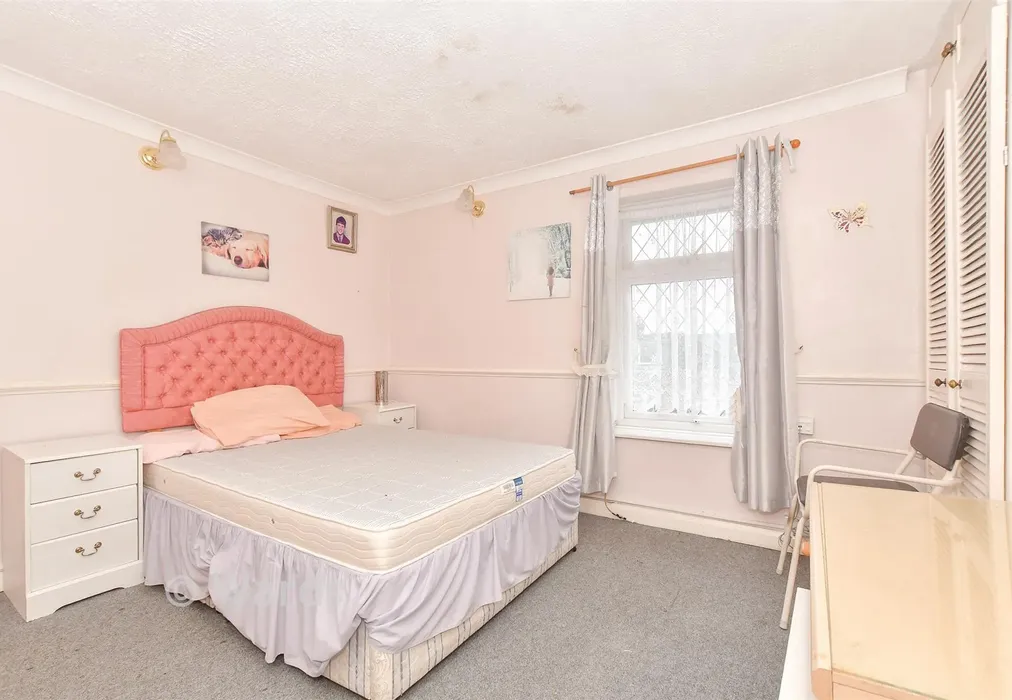 Bedroom 1 - Cudworth Road, South Willesborough, Ashford, Kent - Wards of Kent