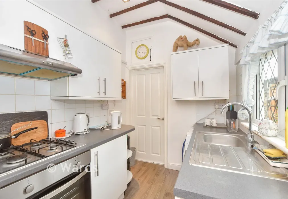 Kitchen - Cudworth Road, South Willesborough, Ashford, Kent - Wards of Kent