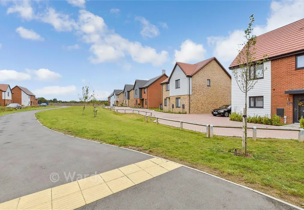 Street View - The Sycamore, Faversham Lakes, Ham Road, Faversham, Kent - Wards of Kent
