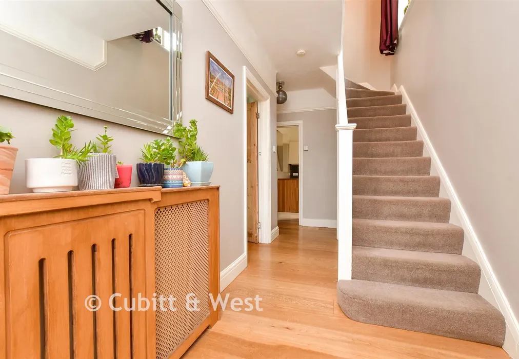 Entrance Hall - Greencourt Gardens, Croydon, Surrey - Wards of Kent