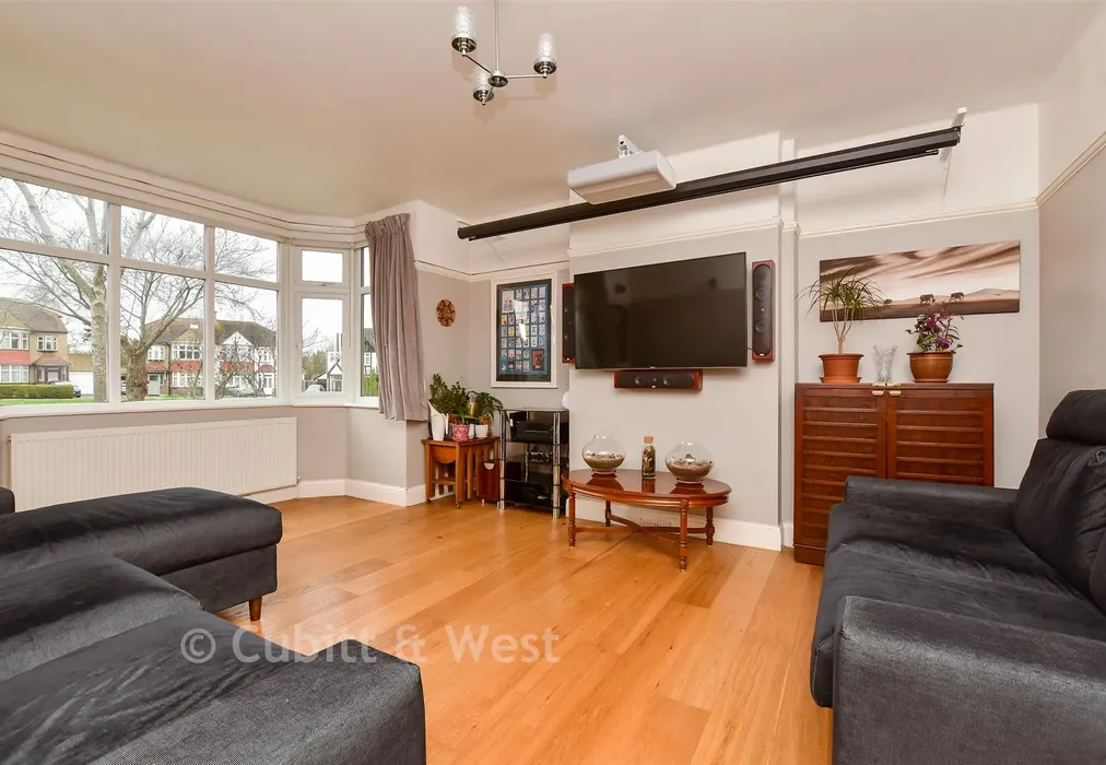 Living Room - Greencourt Gardens, Croydon, Surrey - Wards of Kent