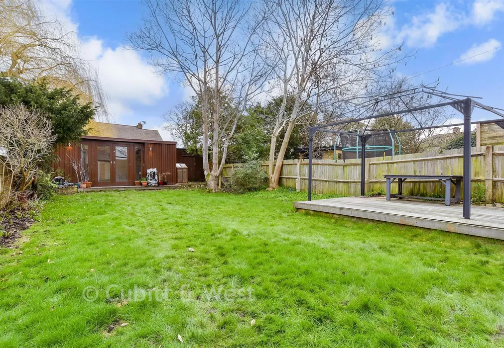 Rear Garden - Greencourt Gardens, Croydon, Surrey - Wards of Kent