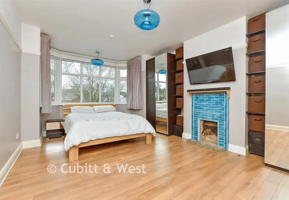 Bedroom 1 - Greencourt Gardens, Croydon, Surrey - Wards of Kent