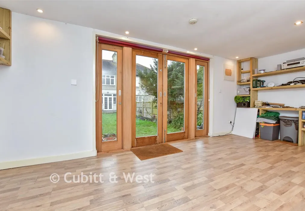 Room 1 - Greencourt Gardens, Croydon, Surrey - Wards of Kent