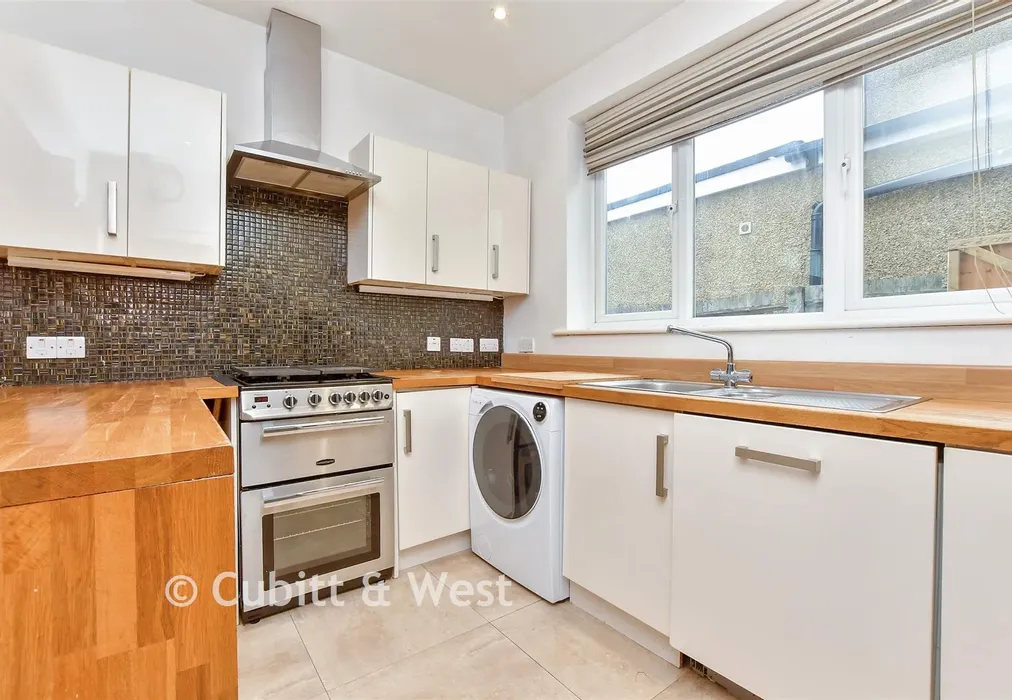 Kitchen - Greencourt Gardens, Croydon, Surrey - Wards of Kent