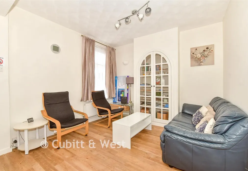 Lounge - Eton Road, Southsea, Hampshire - Wards of Kent