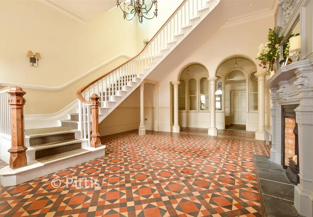 Internal Feature - Main Road, Havenstreet, Isle of Wight - Wards of Kent