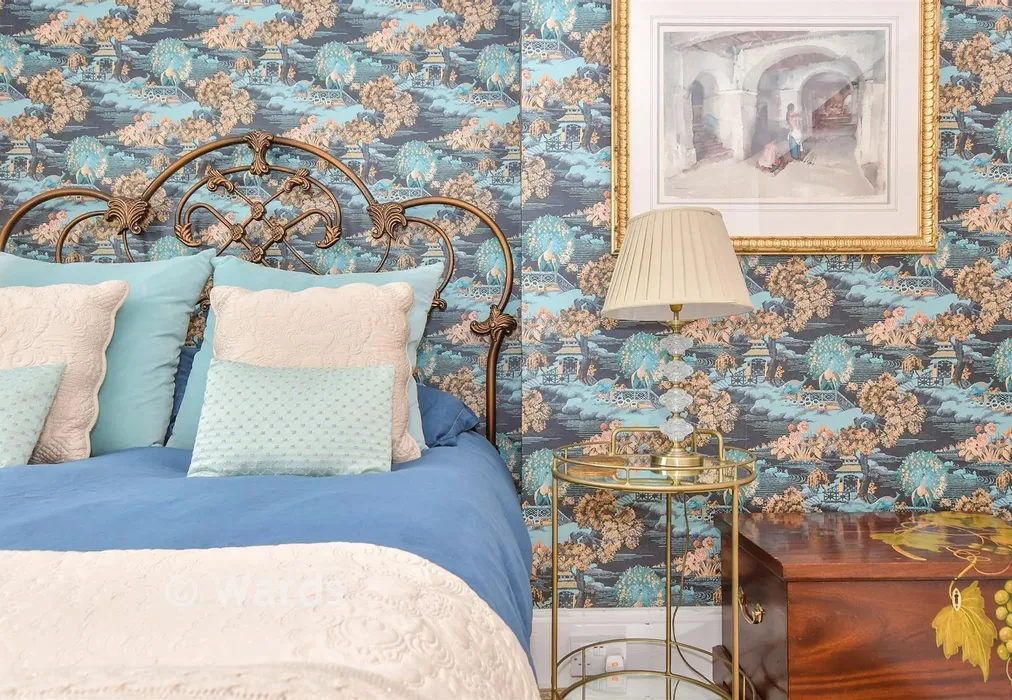 Internal Lifestyle Photograph - London Road, Faversham, Kent - Wards of Kent