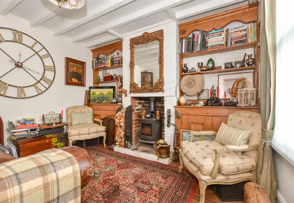 Family Room - London Road, Faversham, Kent - Wards of Kent