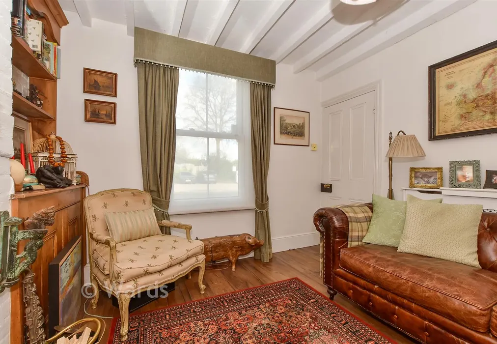 Family Room - London Road, Faversham, Kent - Wards of Kent