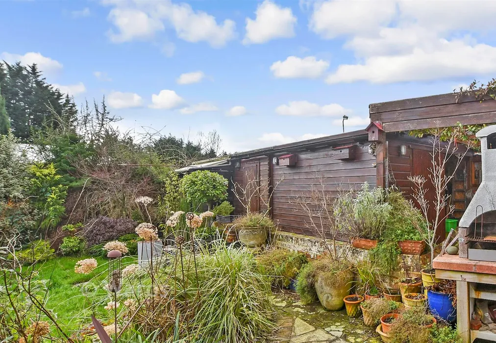 Workshop/Outbuildings - London Road, Faversham, Kent - Wards of Kent