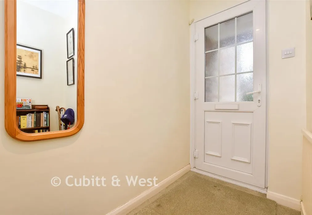 Entrance Hall - Walton On The Hill, Walton-On-The-Hill, Tadworth, Surrey - Wards of Kent