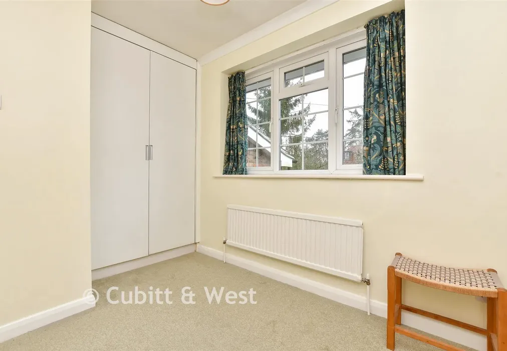 Bedroom 2 - Walton On The Hill, Walton-On-The-Hill, Tadworth, Surrey - Wards of Kent