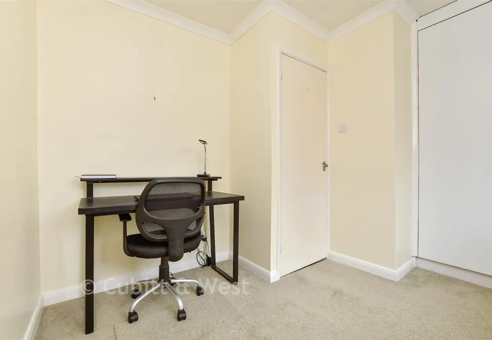 Bedroom 2 - Walton On The Hill, Walton-On-The-Hill, Tadworth, Surrey - Wards of Kent