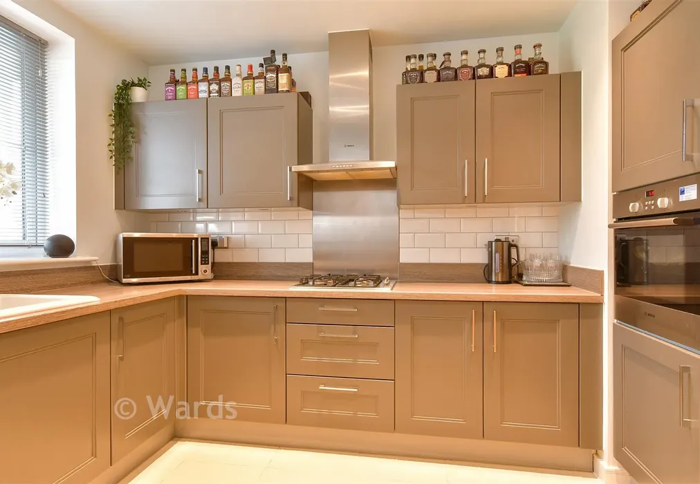 Kitchen - Berry Drive, Holborough Lakes, Snodland, Kent - Wards of Kent