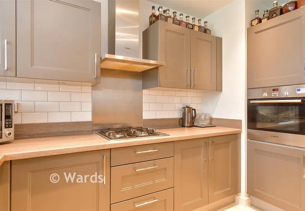 Kitchen - Berry Drive, Holborough Lakes, Snodland, Kent - Wards of Kent