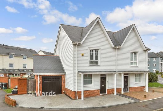Berry Drive, Holborough Lakes, Snodland, Kent - Wards of Kent
