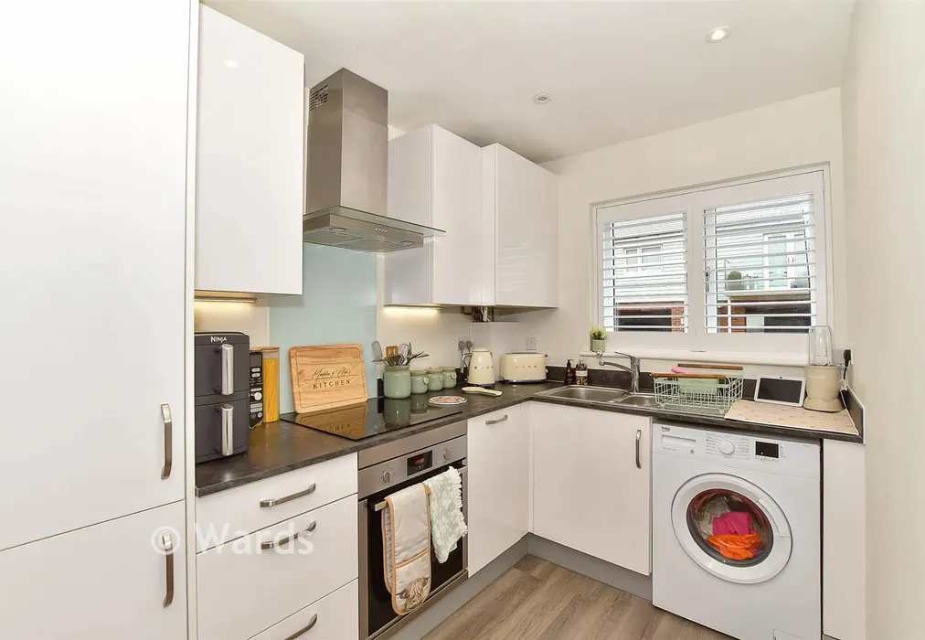 Lounge/ Kitchen/ Dining Area - Coppice Close, Tunbridge Wells, Kent - Wards of Kent