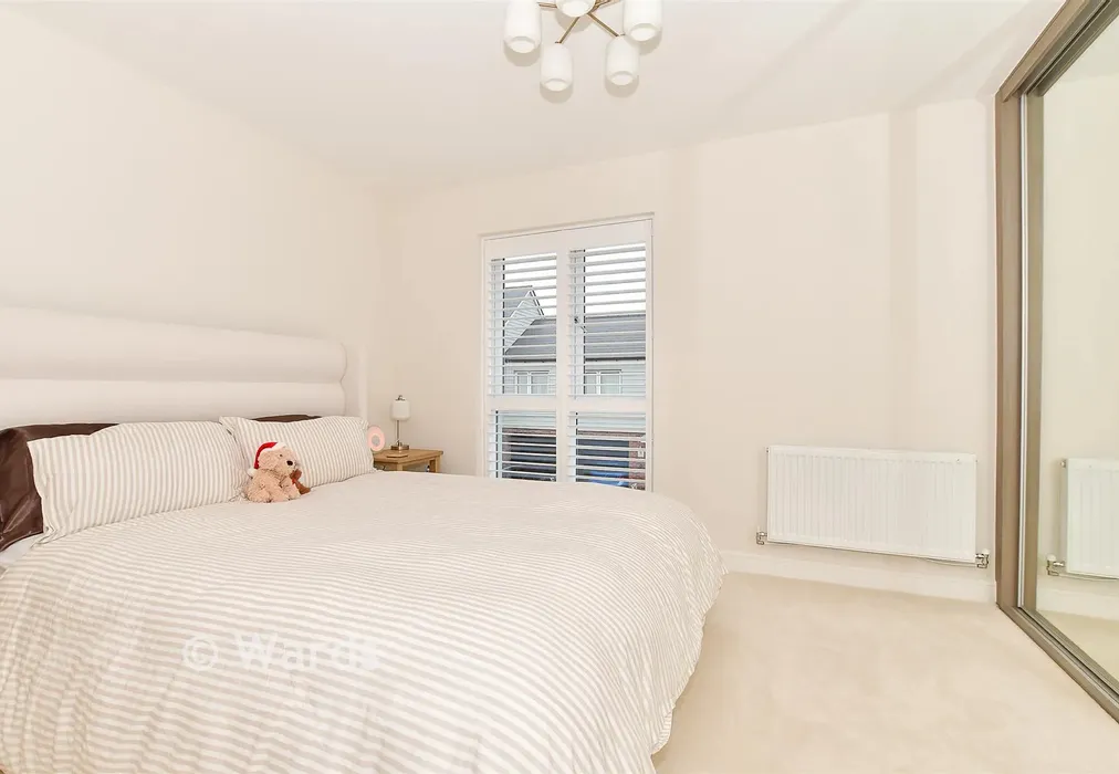 Bedroom 1 - Coppice Close, Tunbridge Wells, Kent - Wards of Kent