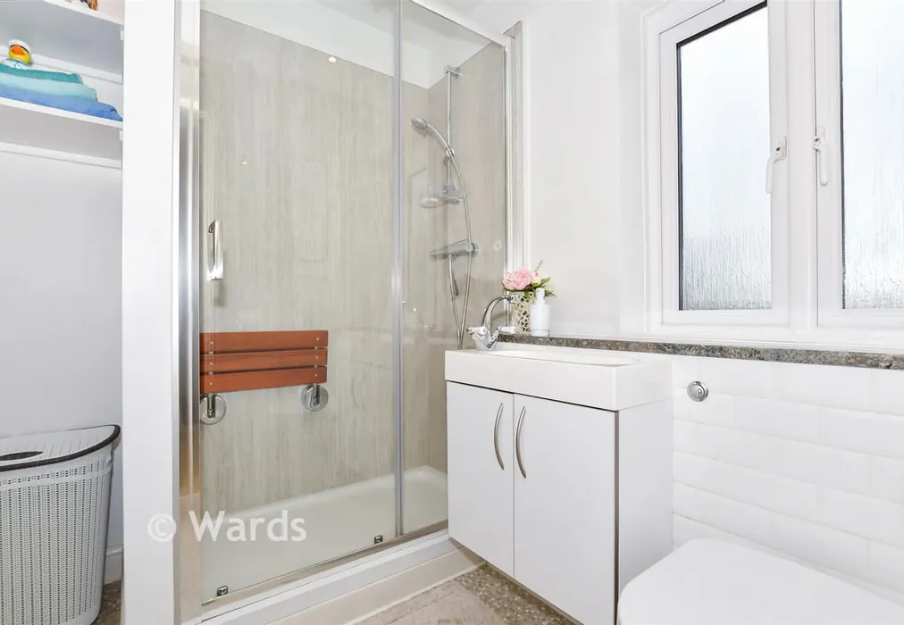 Shower Room - Nevill Court, West Malling, Kent - Wards of Kent