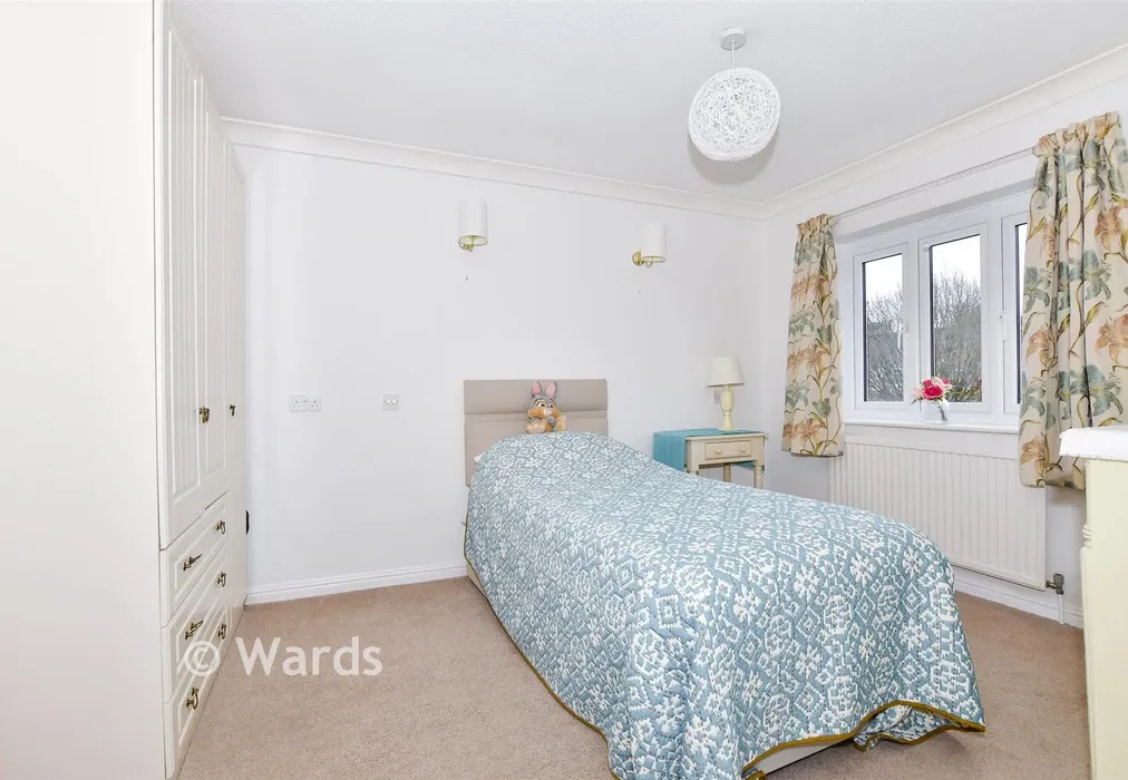 Bedroom 2 - Nevill Court, West Malling, Kent - Wards of Kent