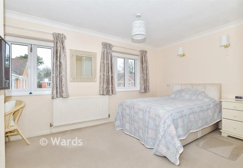 Bedroom 1 - Nevill Court, West Malling, Kent - Wards of Kent
