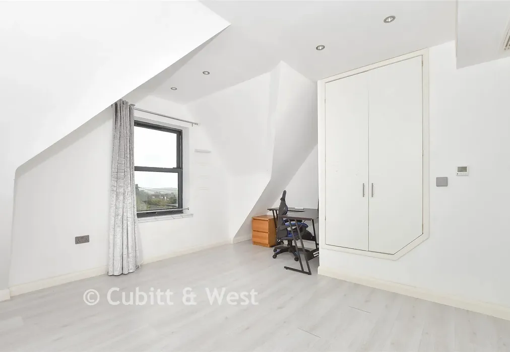 Bedroom 1 - Whitehill Road, Crowborough, East Sussex - Wards of Kent