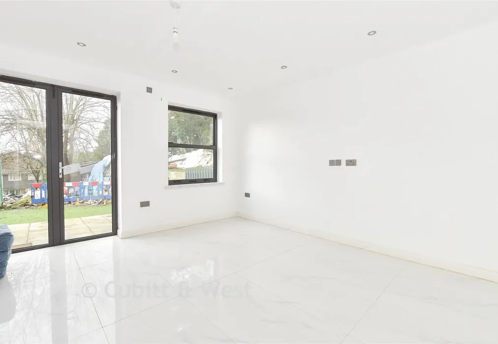 Living Room - Whitehill Road, Crowborough, East Sussex - Wards of Kent