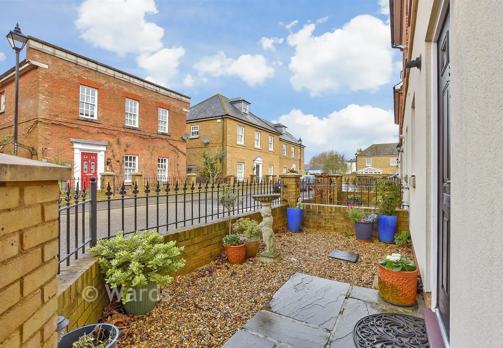Front Garden - Ardent Avenue, Walmer, Deal, Kent - Wards of Kent
