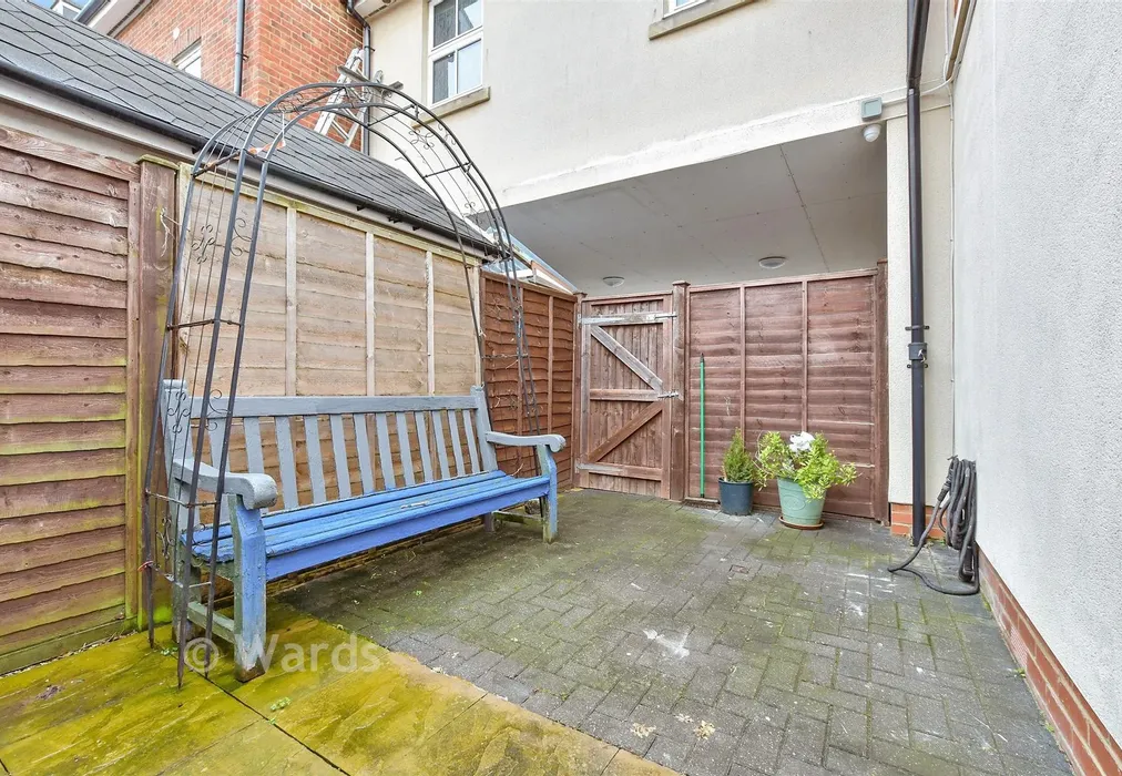 Side Garden - Ardent Avenue, Walmer, Deal, Kent - Wards of Kent