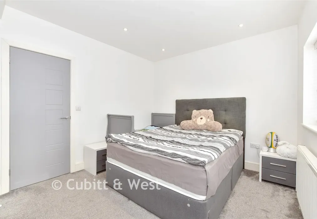 Bedroom 1 - Chichester Road, Bognor Regis, West Sussex - Wards of Kent