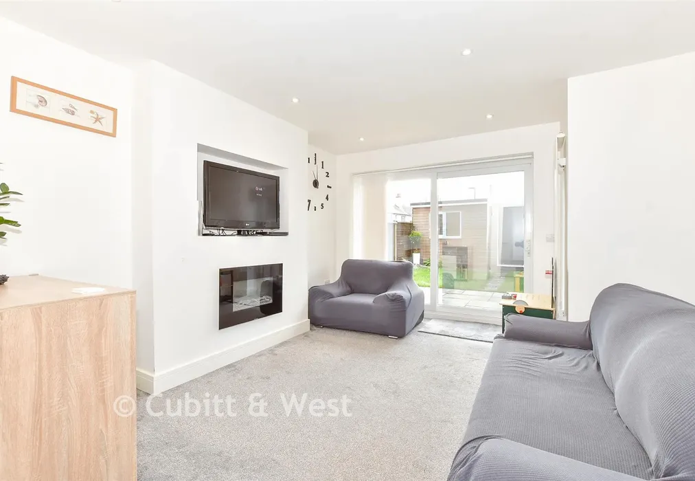 Lounge/Diner - Chichester Road, Bognor Regis, West Sussex - Wards of Kent