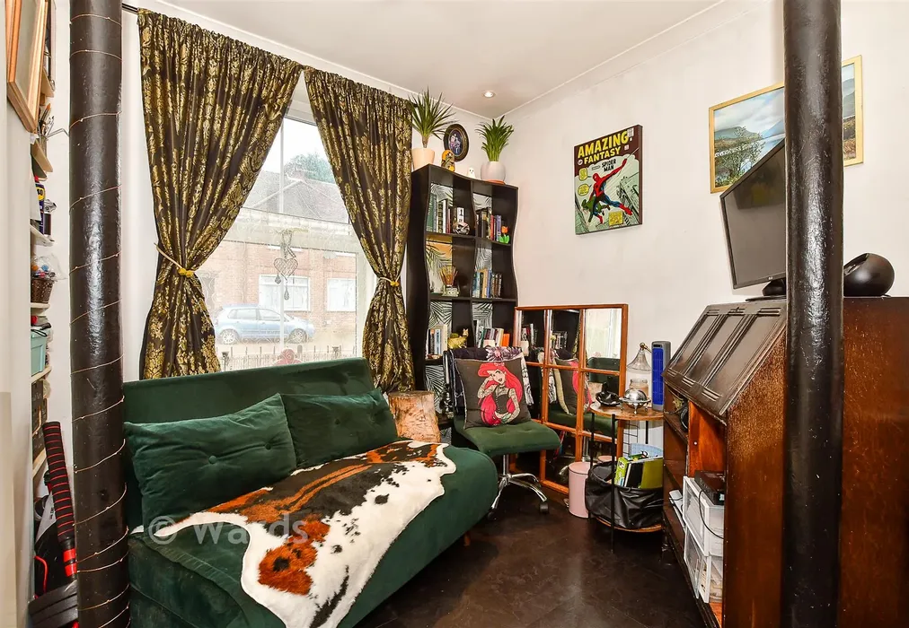 Kitchen/ Lounge - Clifton Road, Tunbridge Wells, Kent - Wards of Kent