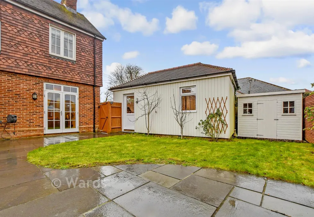 Rear Garden - Three Fields Road, Tenterden, Kent - Wards of Kent
