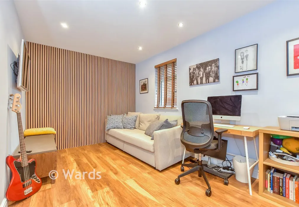 Home Office/Outbuilding - Three Fields Road, Tenterden, Kent - Wards of Kent