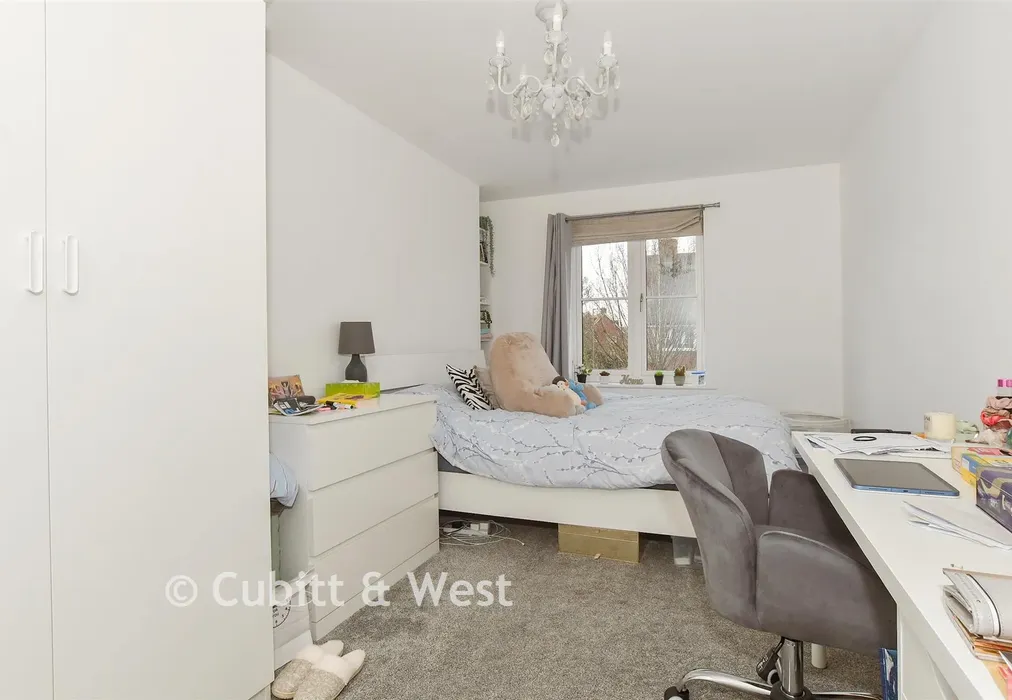 Bedroom 2 - Westvale Road, Horley, Surrey - Wards of Kent