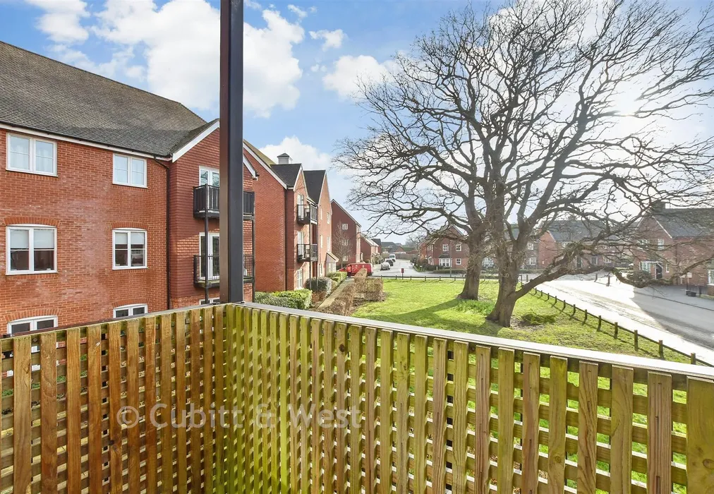Balcony / Terrace - Westvale Road, Horley, Surrey - Wards of Kent