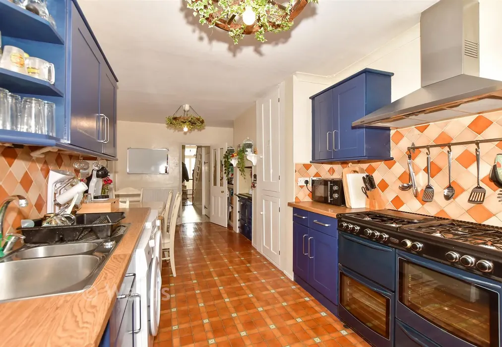 Kitchen / Breakfast Room - Priory Grove, Dover, Kent - Wards of Kent