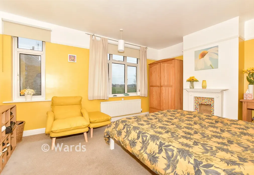 Bedroom 1 - St. Nicholas Road, Hythe, Kent - Wards of Kent