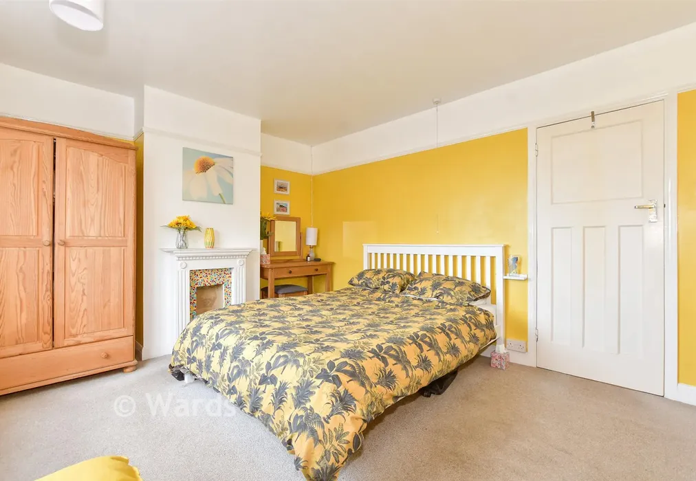 Bedroom 1 - St. Nicholas Road, Hythe, Kent - Wards of Kent