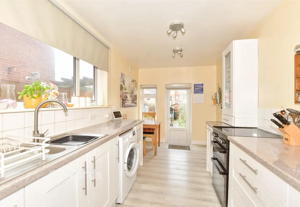Kitchen/ Breakfast Room - St. Nicholas Road, Hythe, Kent - Wards of Kent