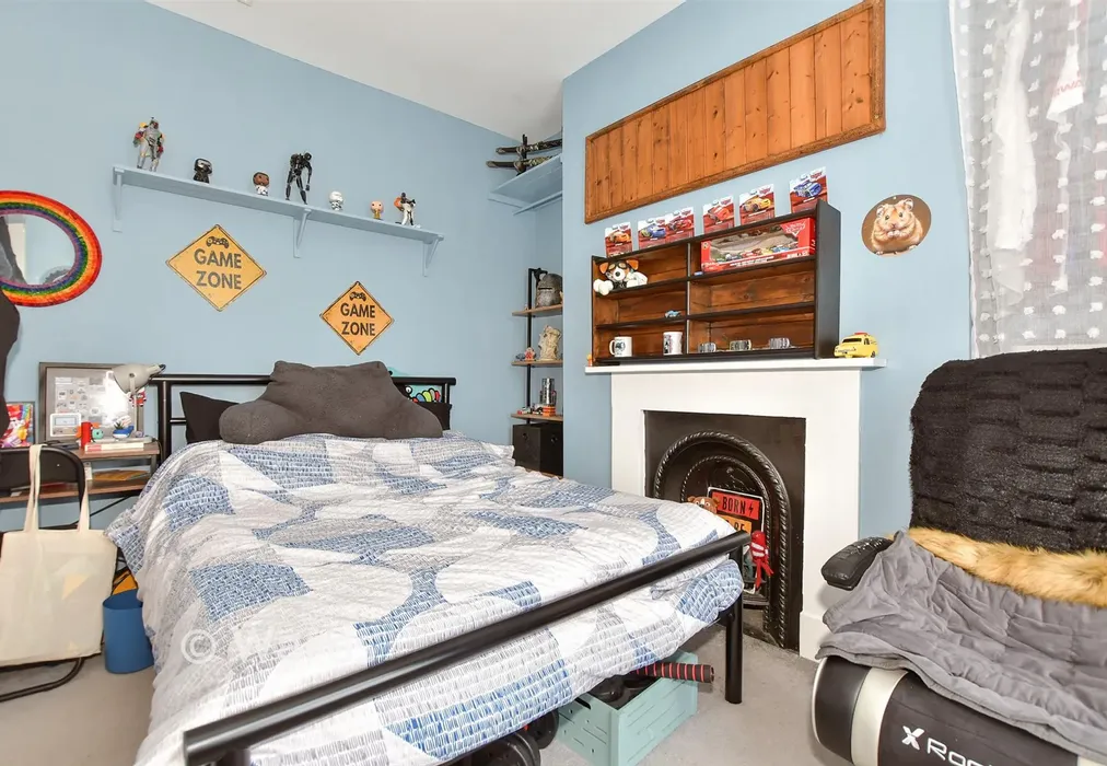Bedroom 2 - Clarendon Road, Dover, Kent - Wards of Kent
