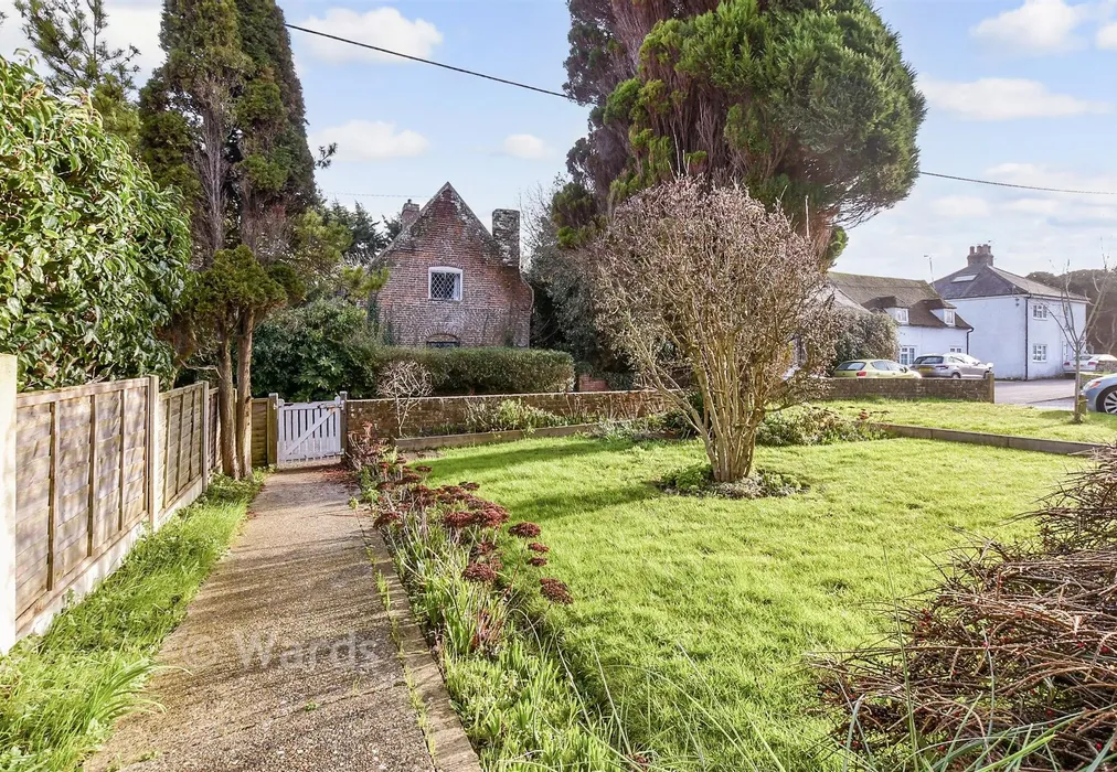 Front Garden - The Street, Sholden, Deal, Kent - Wards of Kent